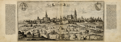 136041 Profiel van de stad Utrecht uit het westen gezien tijdens het hooien van het land op de voorgrond. In de lucht ...